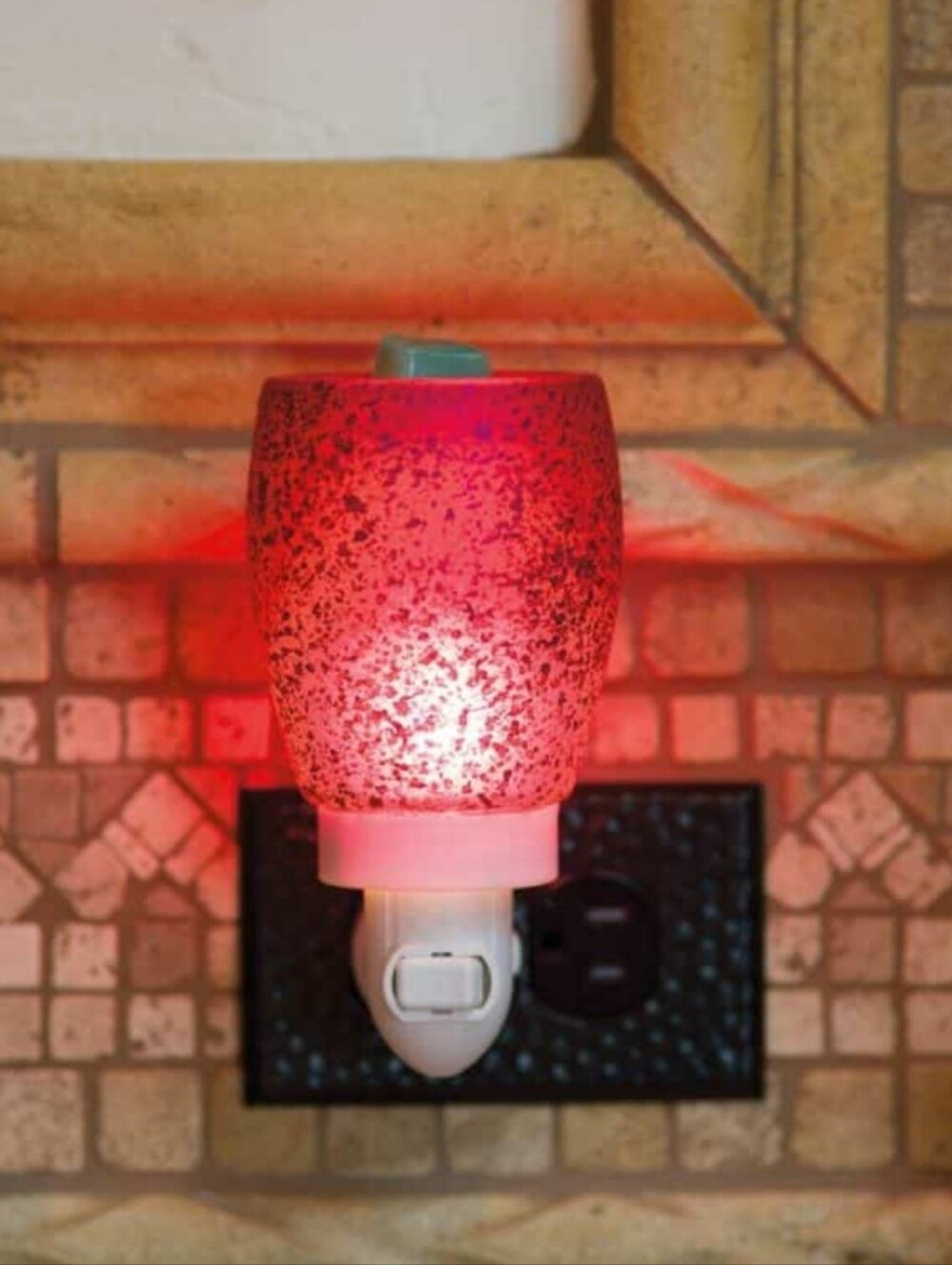 Scentsy Mini Wax Warmer Cranberry glass & Pink spreads Hope wax bar